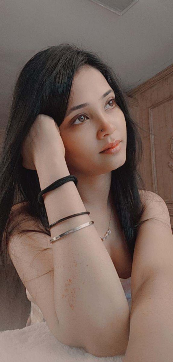 Zoya - Gallery Image 2 Zoya - Gallery Image 2