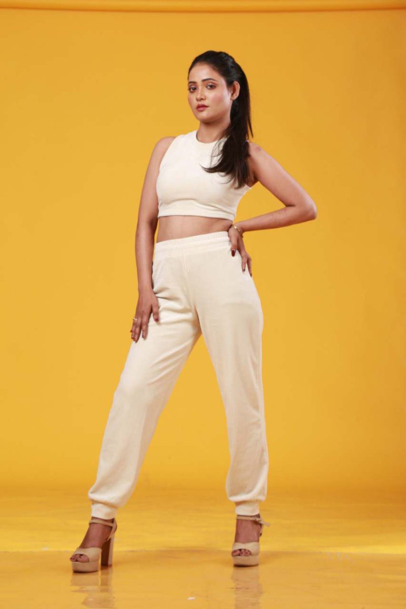 Zoya - Gallery Image 4 Zoya - Gallery Image 4
